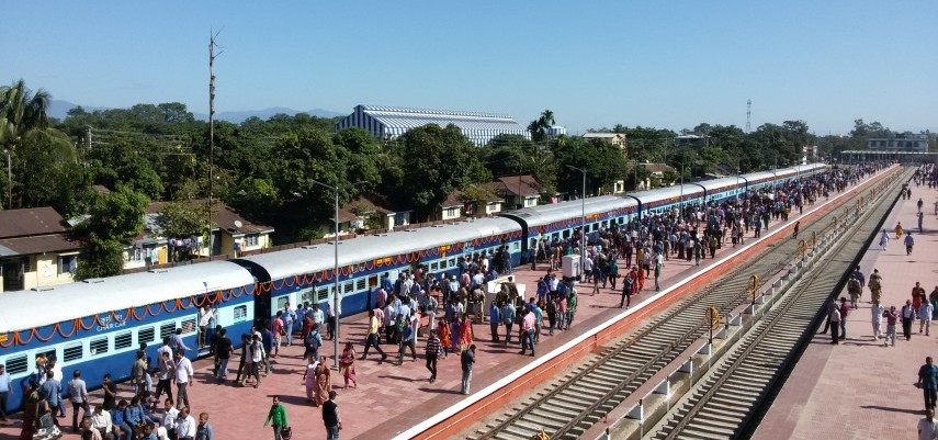 All Railway Stations To Be LED-Lit By April 2018