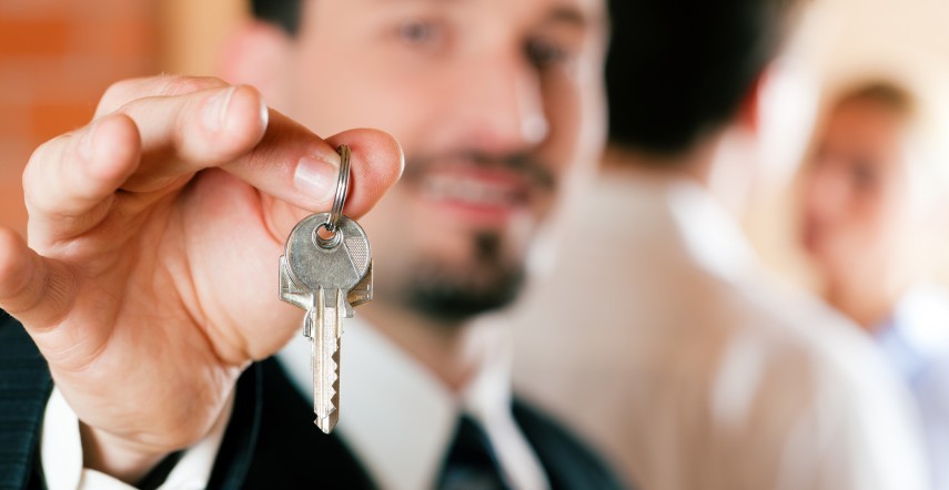 Here Is How To Talk Your Way Into Becoming A Smart Broker